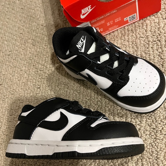 New! Black & white Nike dunk low size 6C - Picture 3 of 4